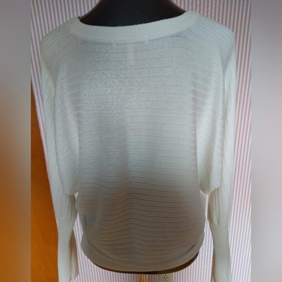 Classic Minimalist Crew Neck Sweater BCBGeneration Relaxed Fit Effortless Cozy - Picture 3 of 5